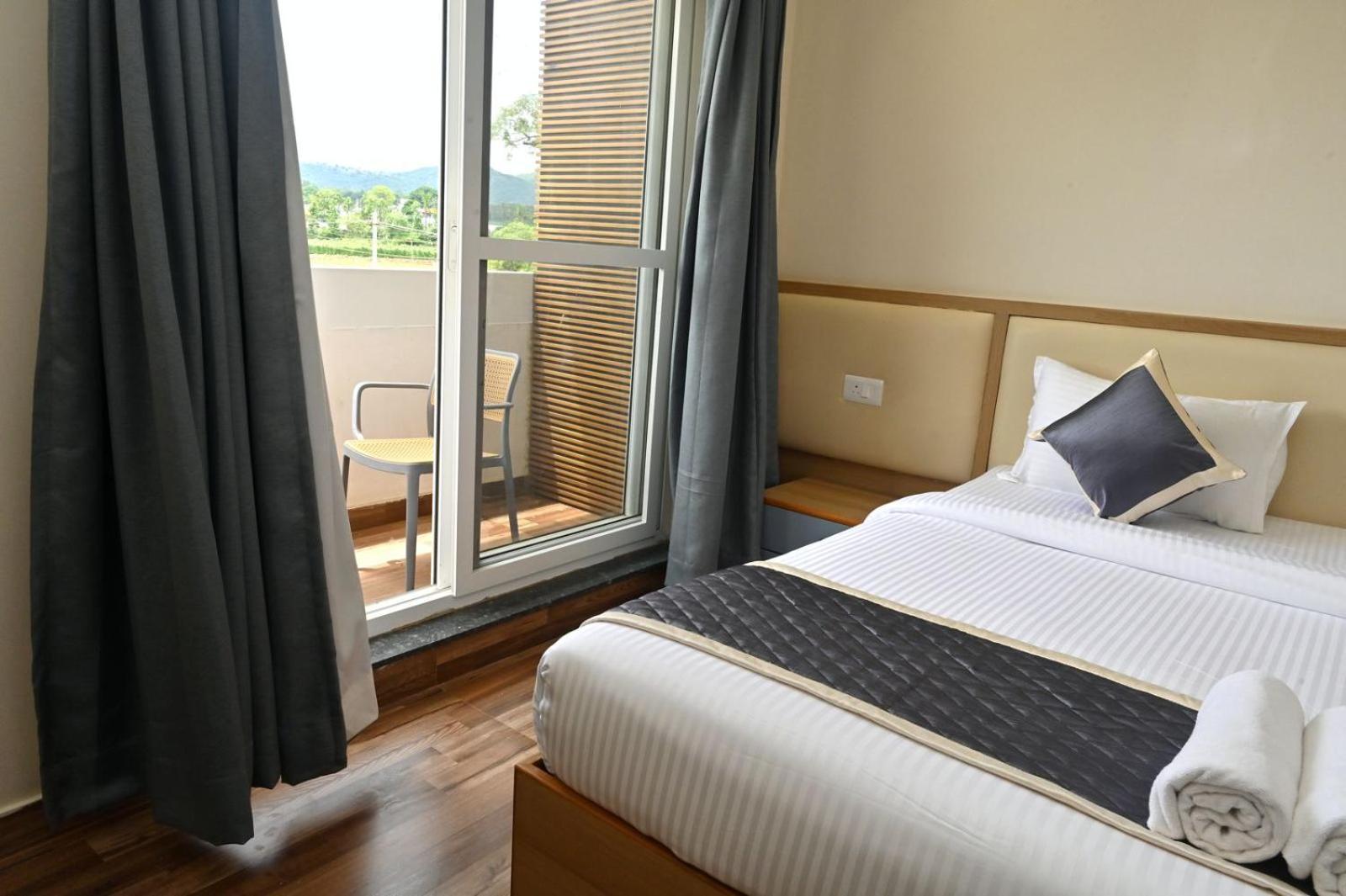 Hometown Sharu'S Inn A Luxury Hotel Chikmagalūr Zewnętrze zdjęcie