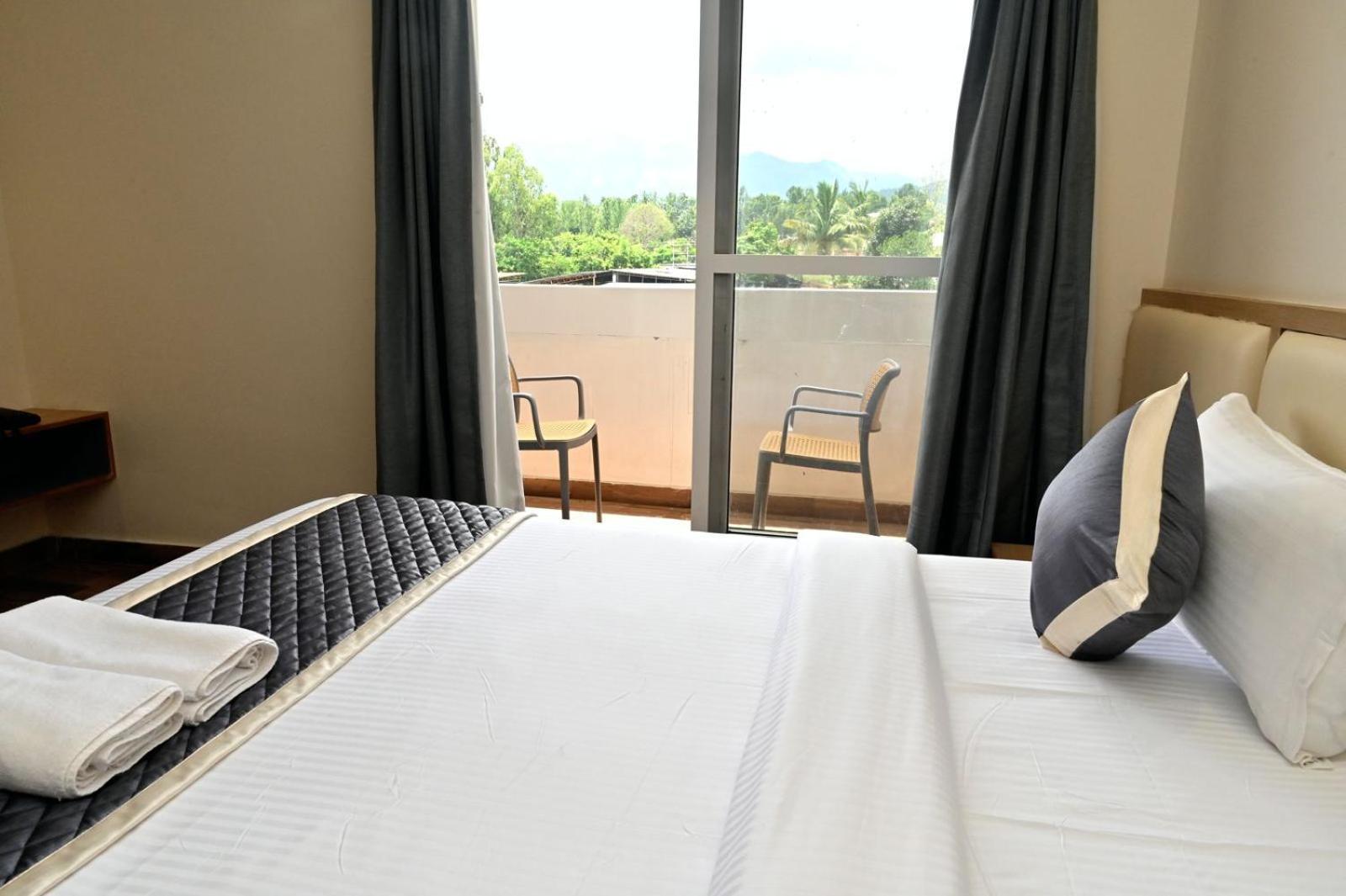 Hometown Sharu'S Inn A Luxury Hotel Chikmagalūr Zewnętrze zdjęcie