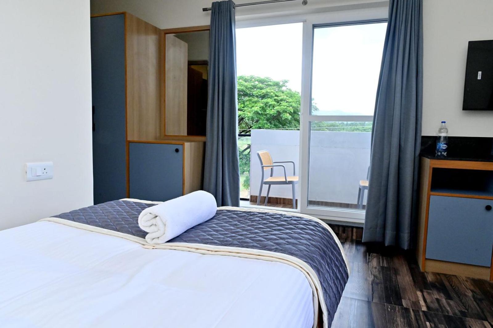 Hometown Sharu'S Inn A Luxury Hotel Chikmagalūr Zewnętrze zdjęcie